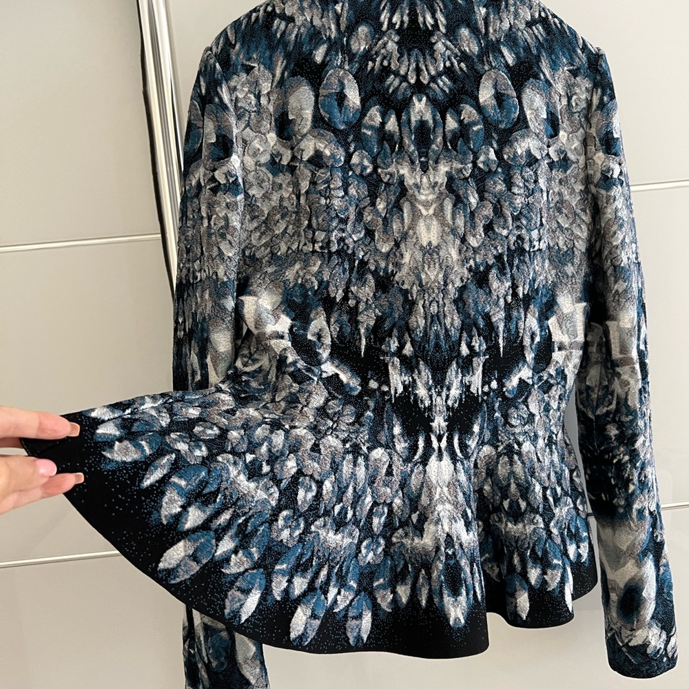 Alexander McQueen women's fitted cardigan, crystal jacquard blue - midnight blue